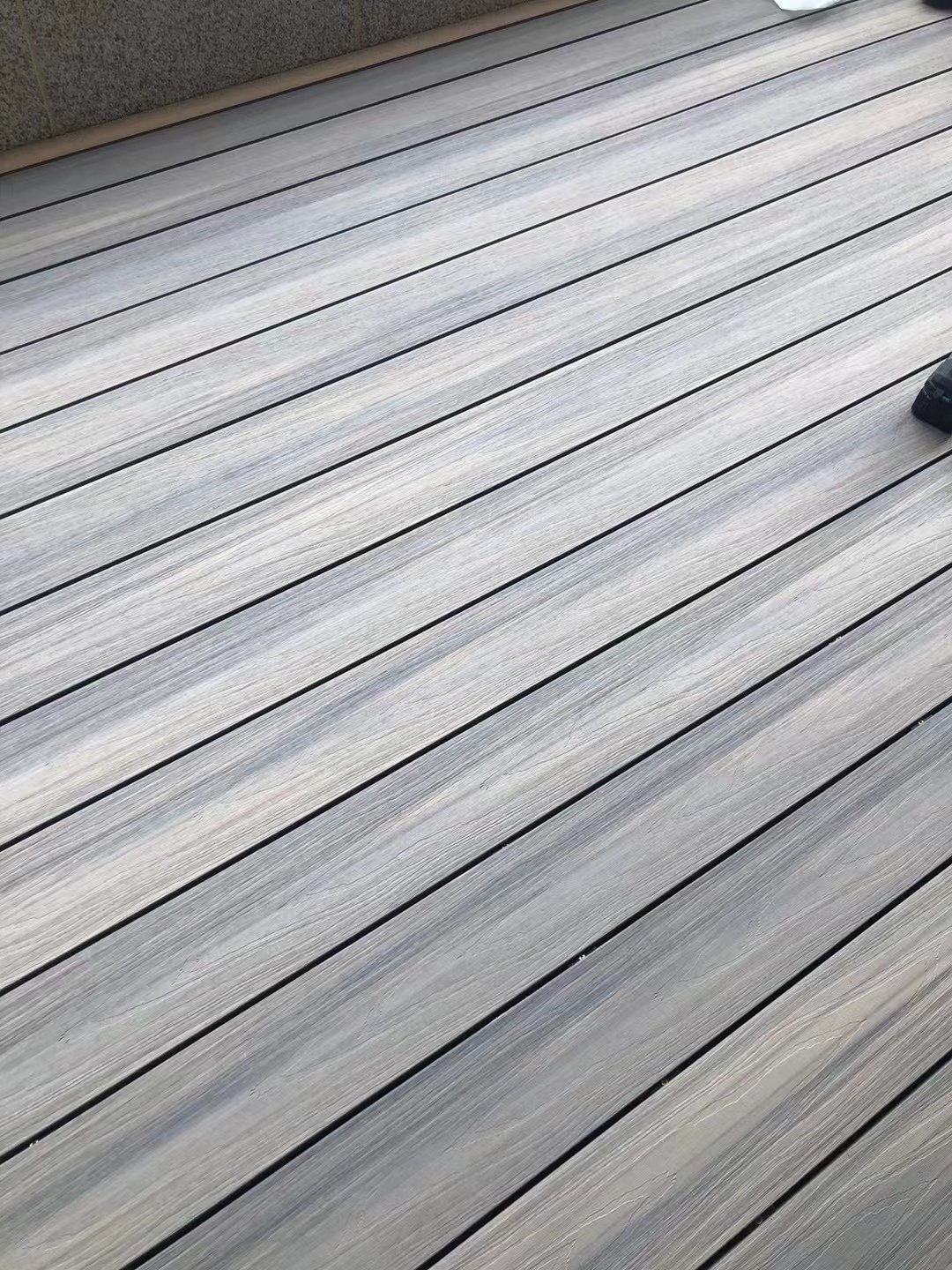 北京某小区二代共挤木塑地板铺装-爱吉姆建材