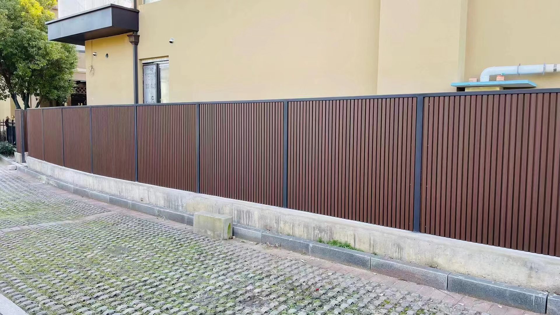 北京某小区木塑长城板项目-木塑长城板-爱吉姆建材