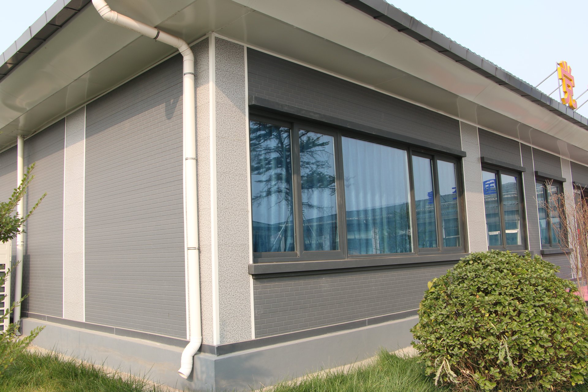 天津河西某展览馆外墙项目-金属雕花板-爱吉姆建材