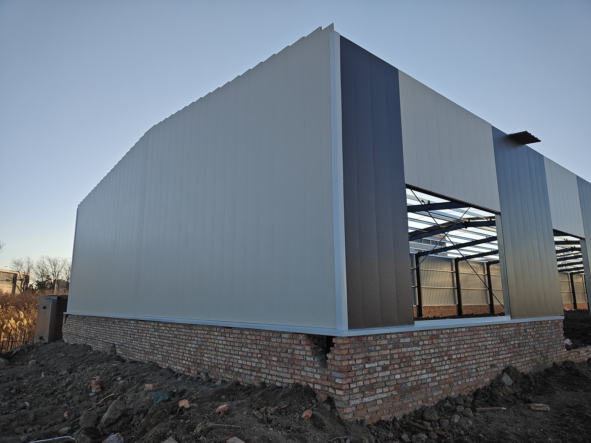 天津静海某工厂外墙保温项目-外墙保温装饰一体板-爱吉姆建材